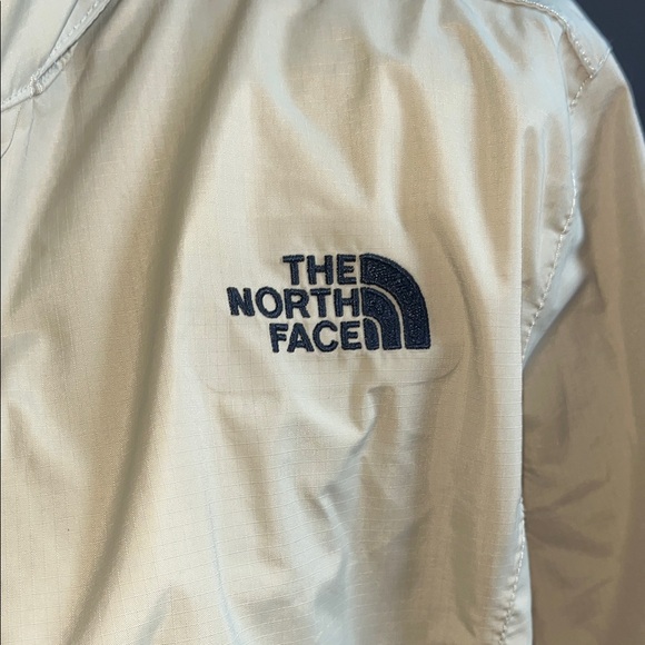 The North Face Women's Khaki Utility Shell Jacket - Picture 3 of 9